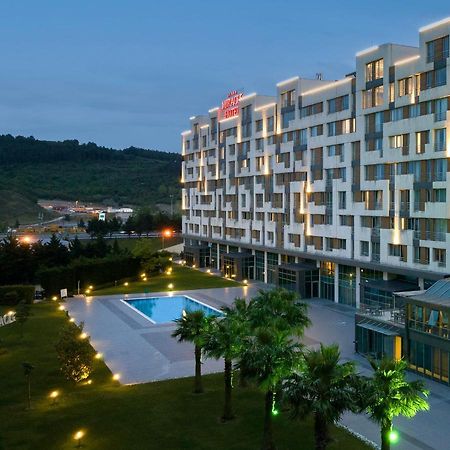 Miracle Istanbul Asia Airport Hotel & Spa Istambul Exterior foto Hilton Garden Inn Skopje