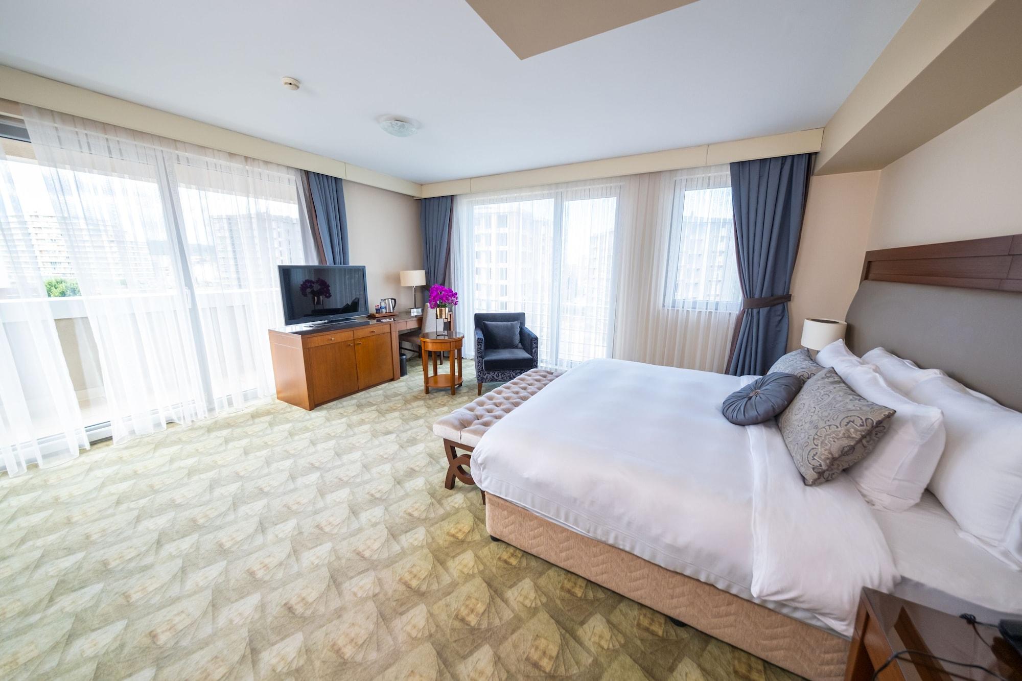 Miracle Istanbul Asia Airport Hotel & Spa Istambul Exterior foto A bedroom at the hotel