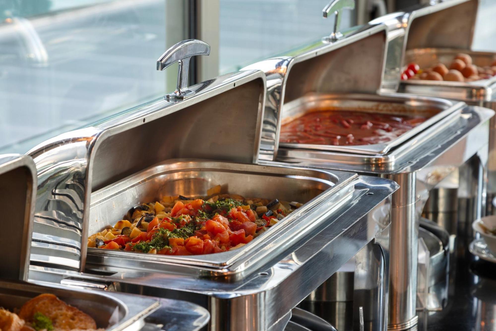 Miracle Istanbul Asia Airport Hotel & Spa Istambul Exterior foto A chafing dish