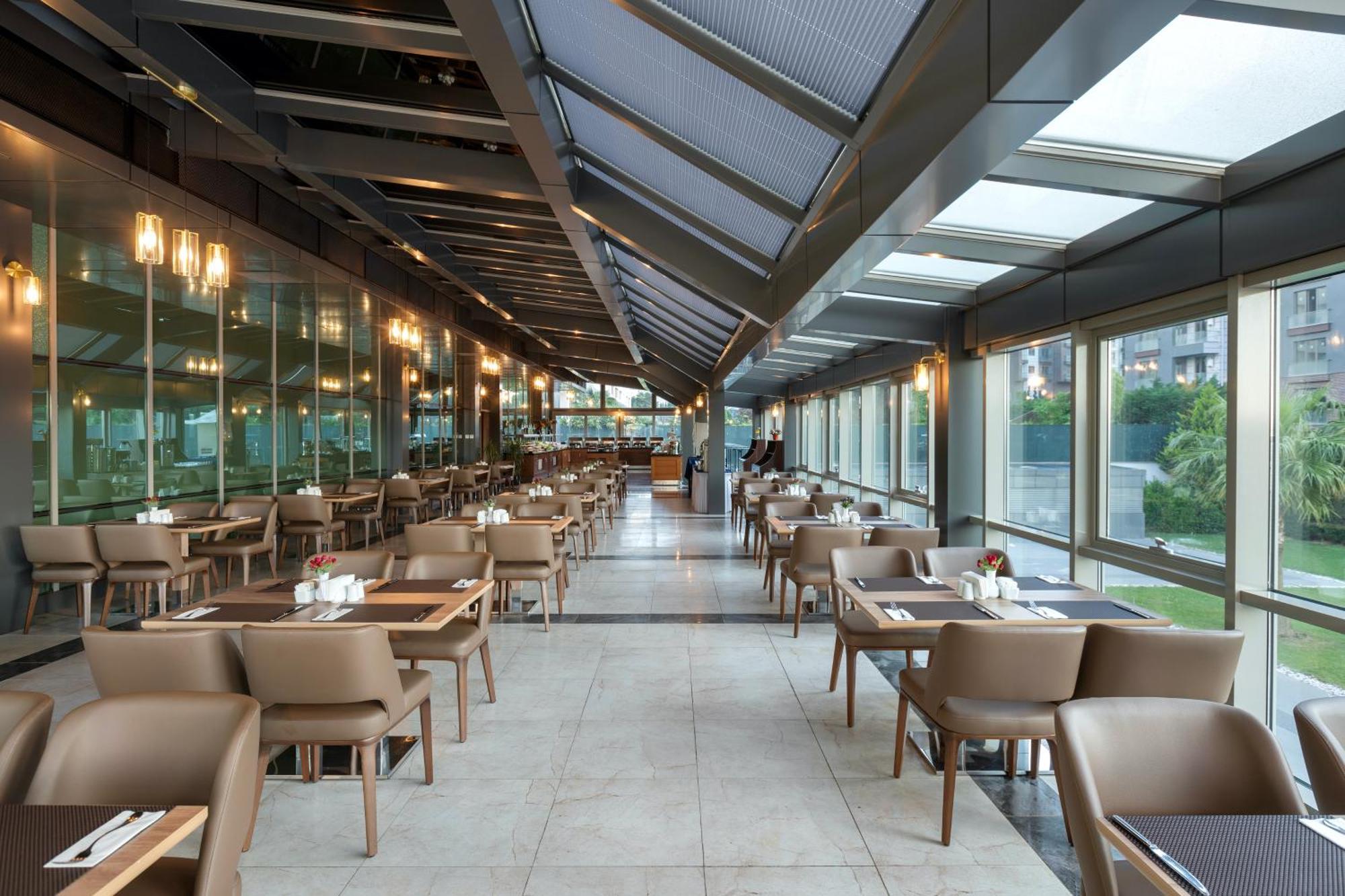 Miracle Istanbul Asia Airport Hotel & Spa Istambul Exterior foto Restaurant