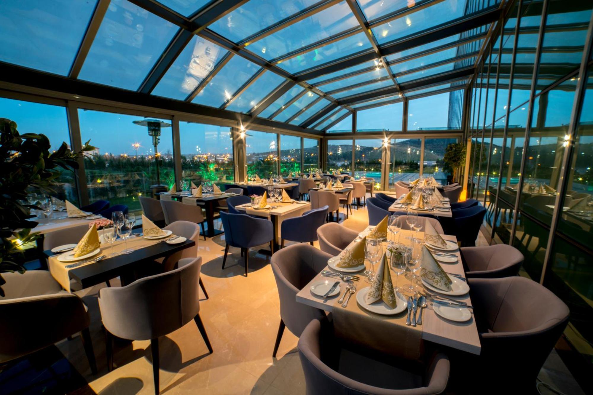 Miracle Istanbul Asia Airport Hotel & Spa Istambul Exterior foto The restaurant