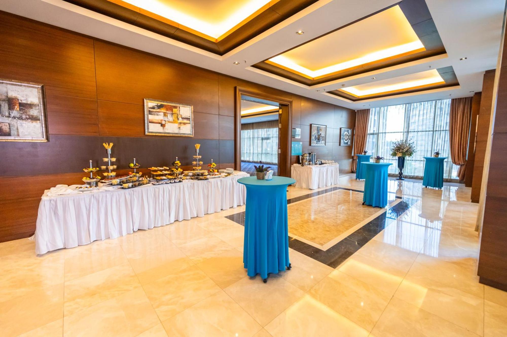 Miracle Istanbul Asia Airport Hotel & Spa Istambul Exterior foto The lobby of the hotel
