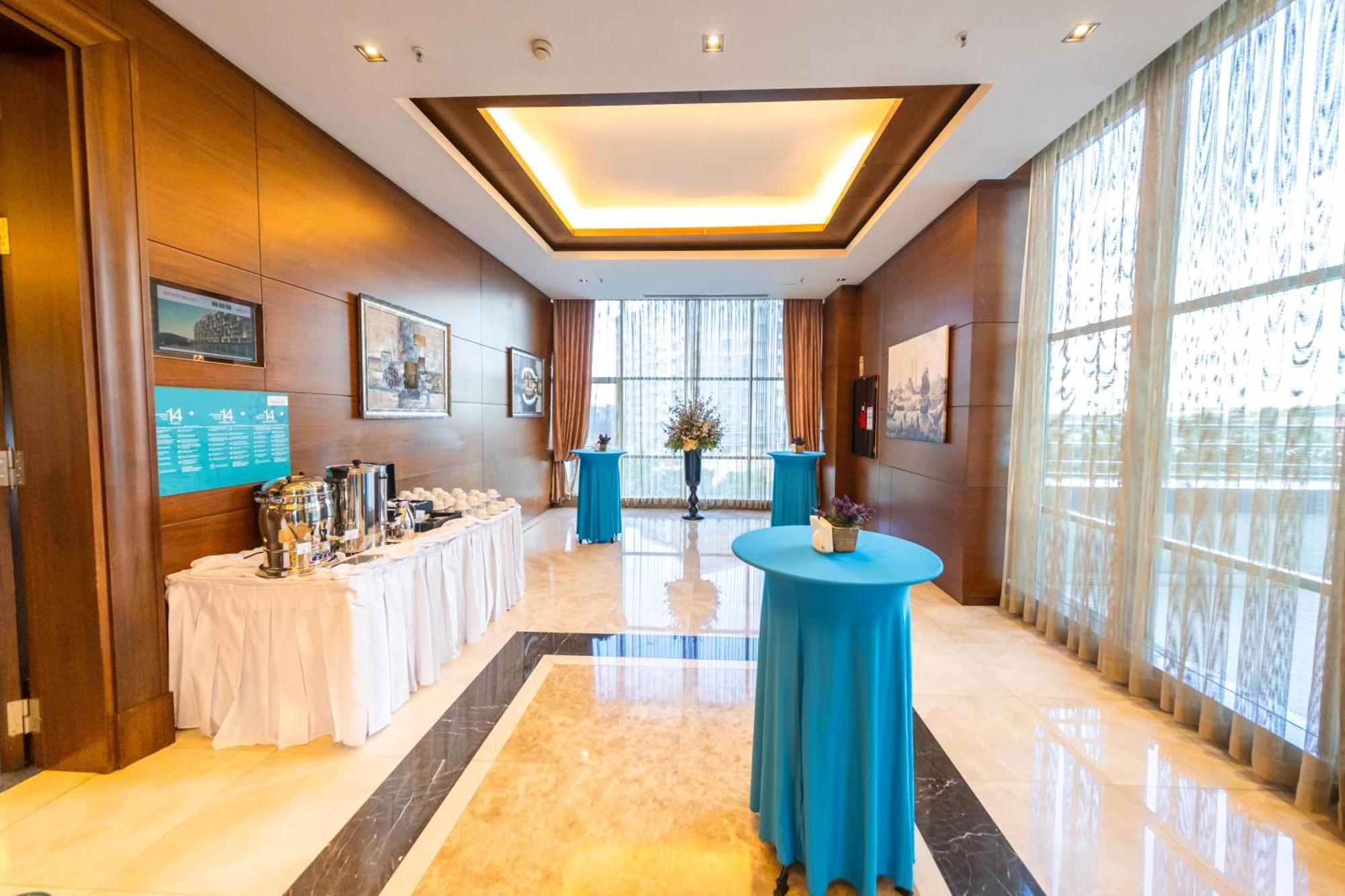 Miracle Istanbul Asia Airport Hotel & Spa Istambul Exterior foto The lobby of the hotel