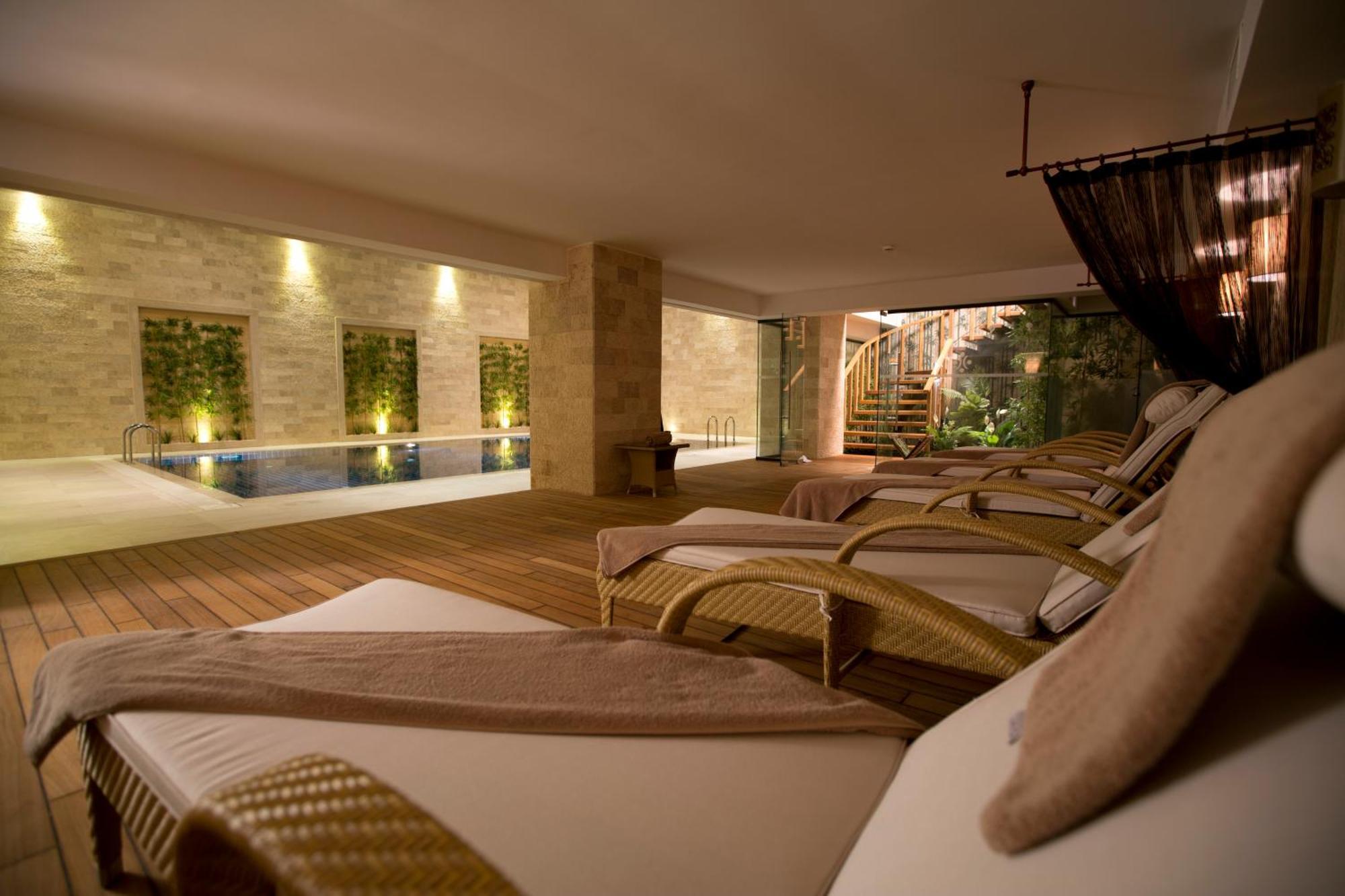 Miracle Istanbul Asia Airport Hotel & Spa Istambul Exterior foto Spa at the Four Seasons Hotel, Istanbul