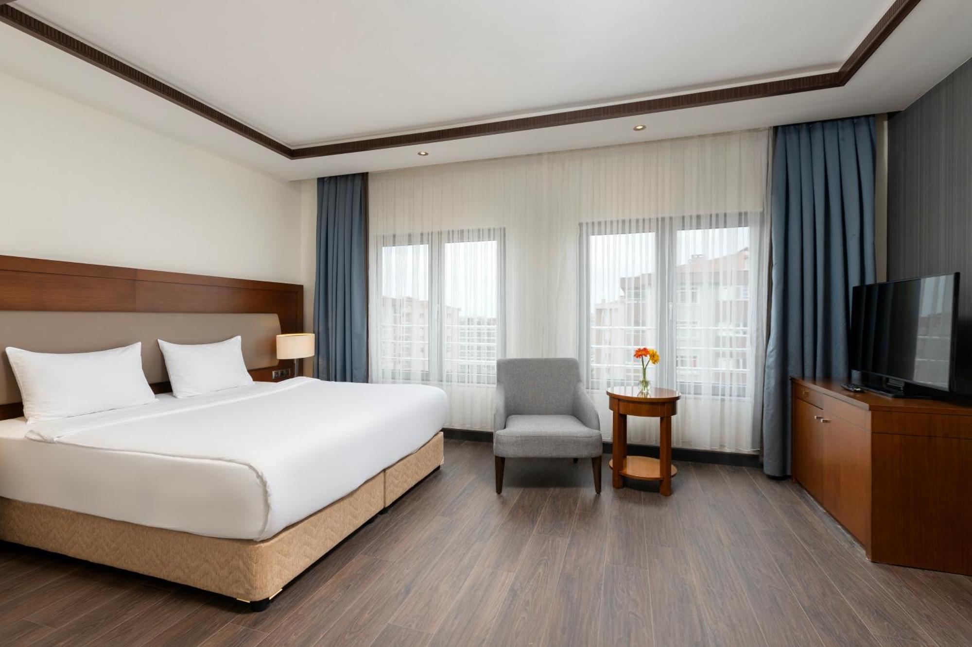 Miracle Istanbul Asia Airport Hotel & Spa Istambul Exterior foto A room at the hotel