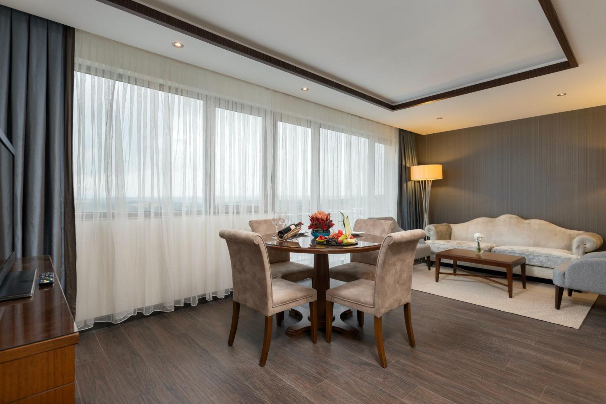 Miracle Istanbul Asia Airport Hotel & Spa Istambul Exterior foto A suite at the hotel