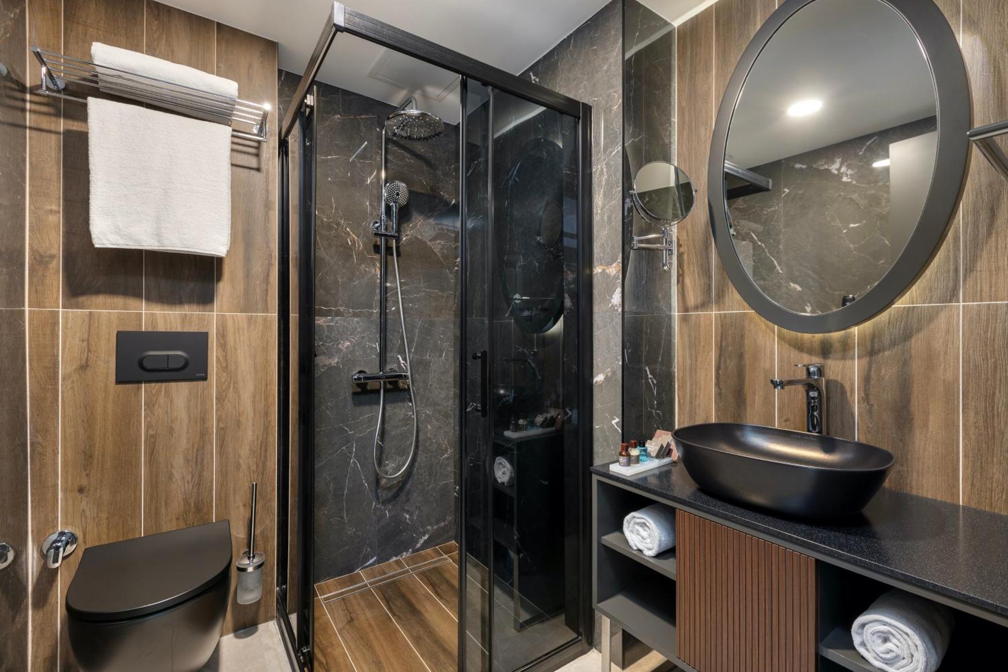 Miracle Istanbul Asia Airport Hotel & Spa Istambul Exterior foto Bathroom