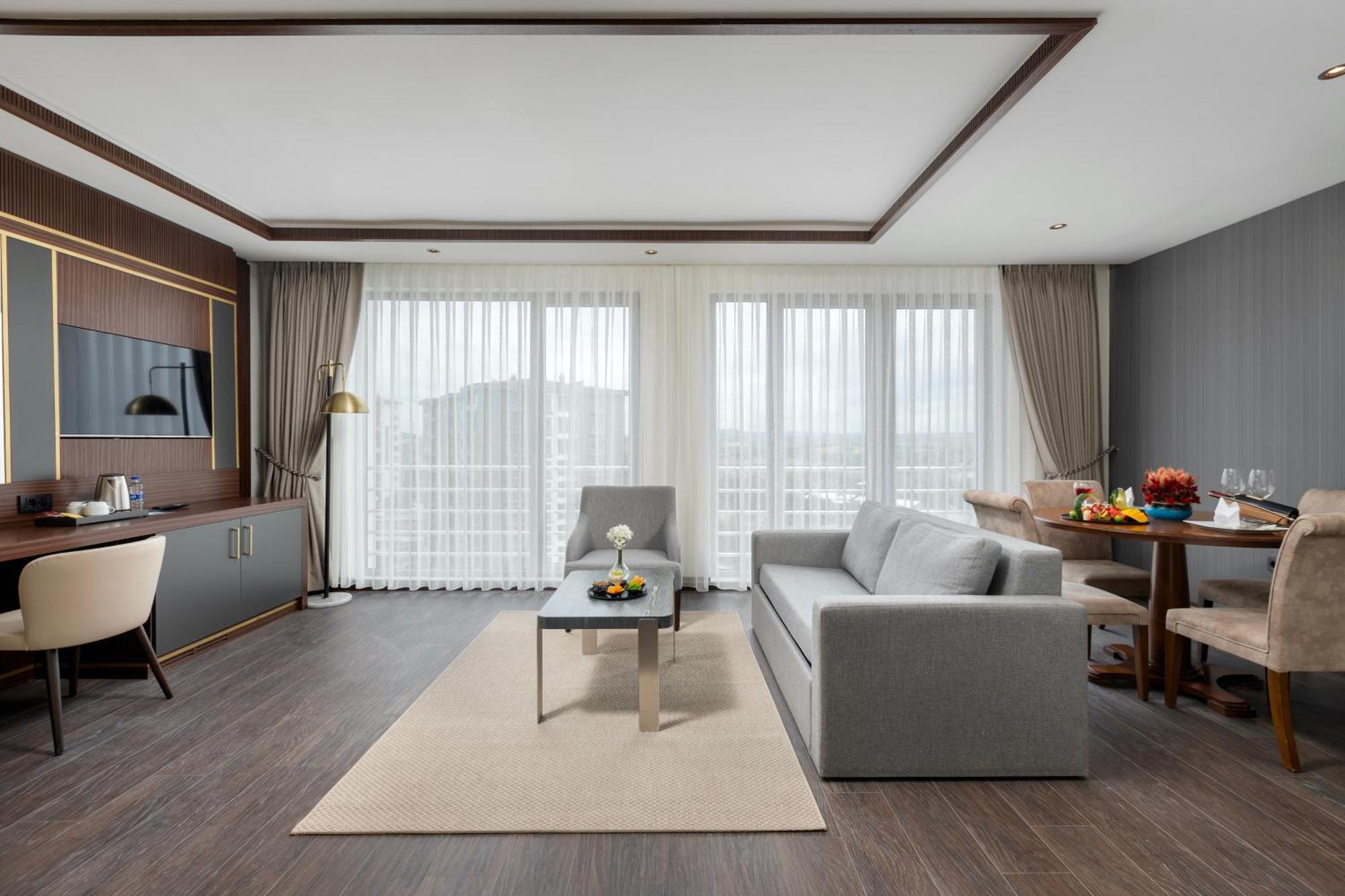 Miracle Istanbul Asia Airport Hotel & Spa Istambul Exterior foto A suite at the hotel
