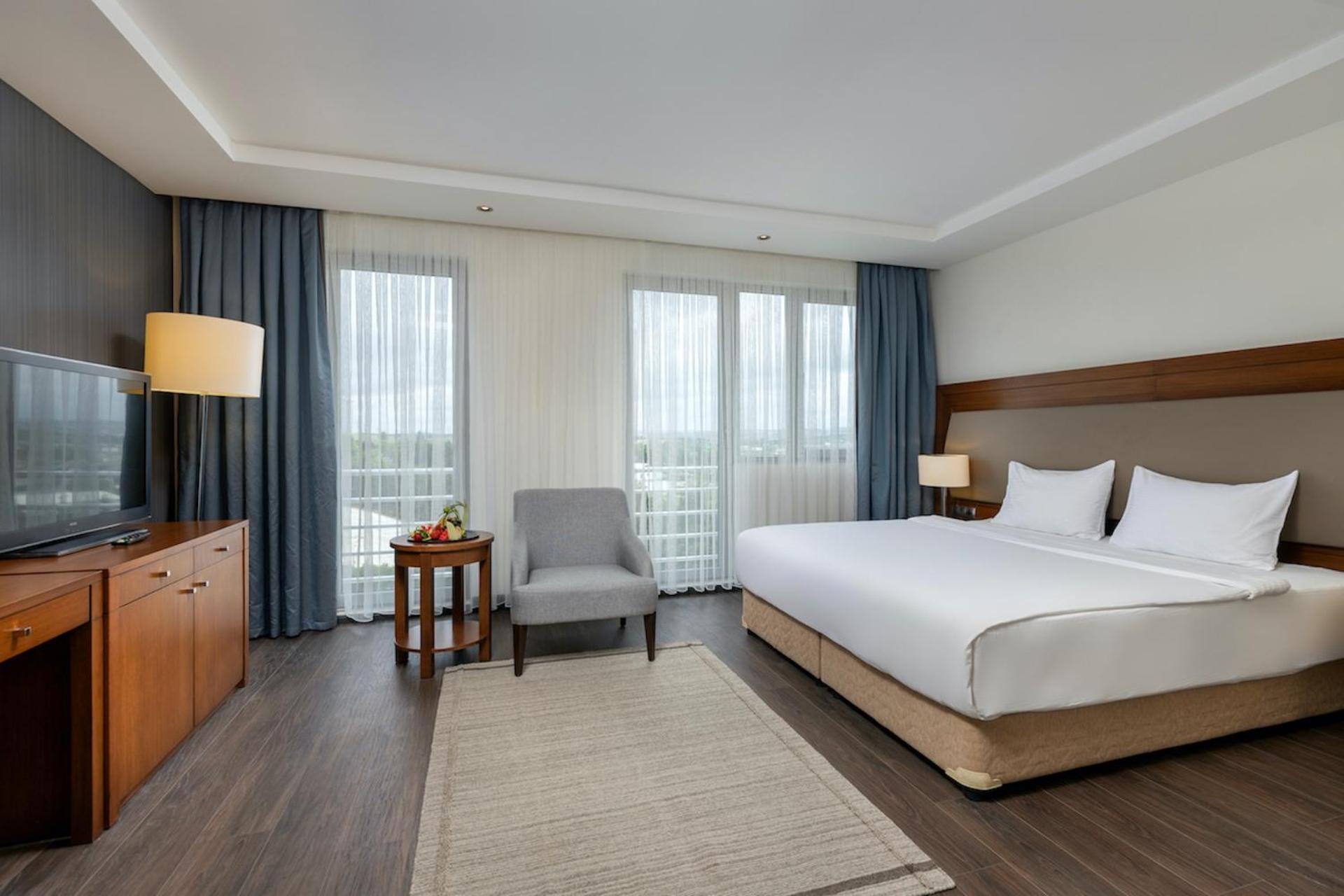 Miracle Istanbul Asia Airport Hotel & Spa Istambul Exterior foto A room at the hotel